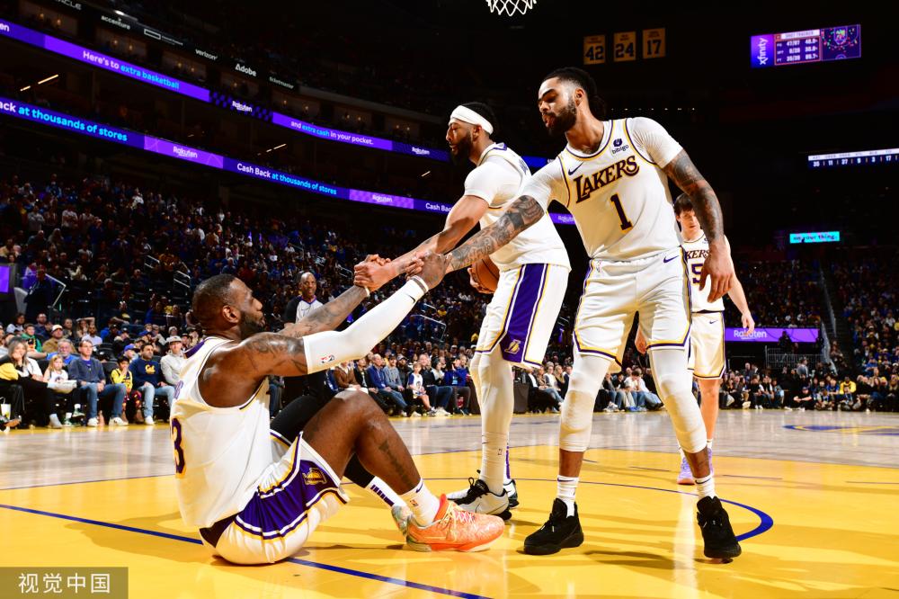 迷兴奋不已 迷兴奋不已